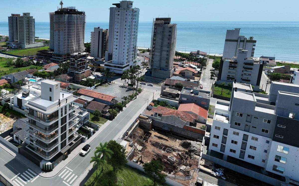  - Apartamento a Venda - Itacolomi/Bal. Piçarras SC