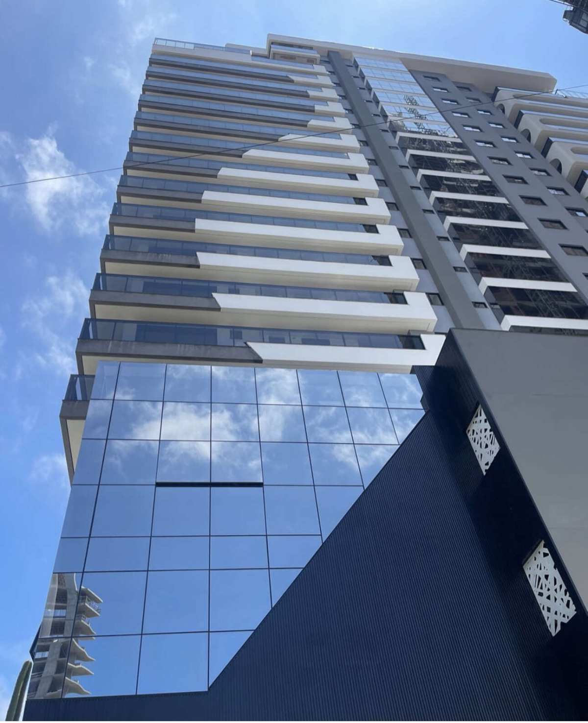  - Apartamento no SERENITY TOWER - Fazenda/Itajai SC