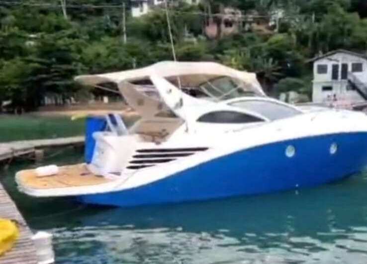 Lancha/Barco à venda - ,