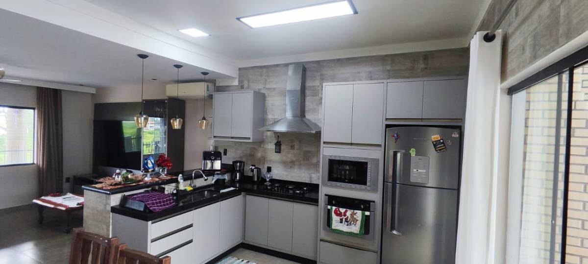 Casa à venda com 3 quartos, 250m² - Foto 8