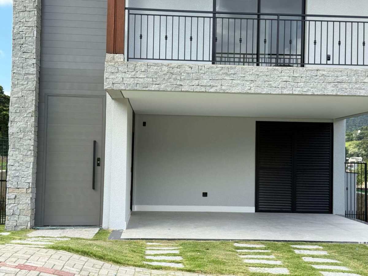  - Casa Alto padrão em Condomínio - Itapema SC