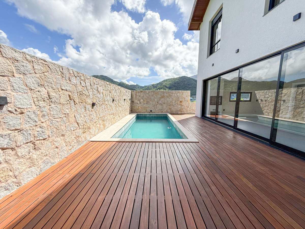 Casa à venda com 4 quartos, 272m² - casa branca,Itapema