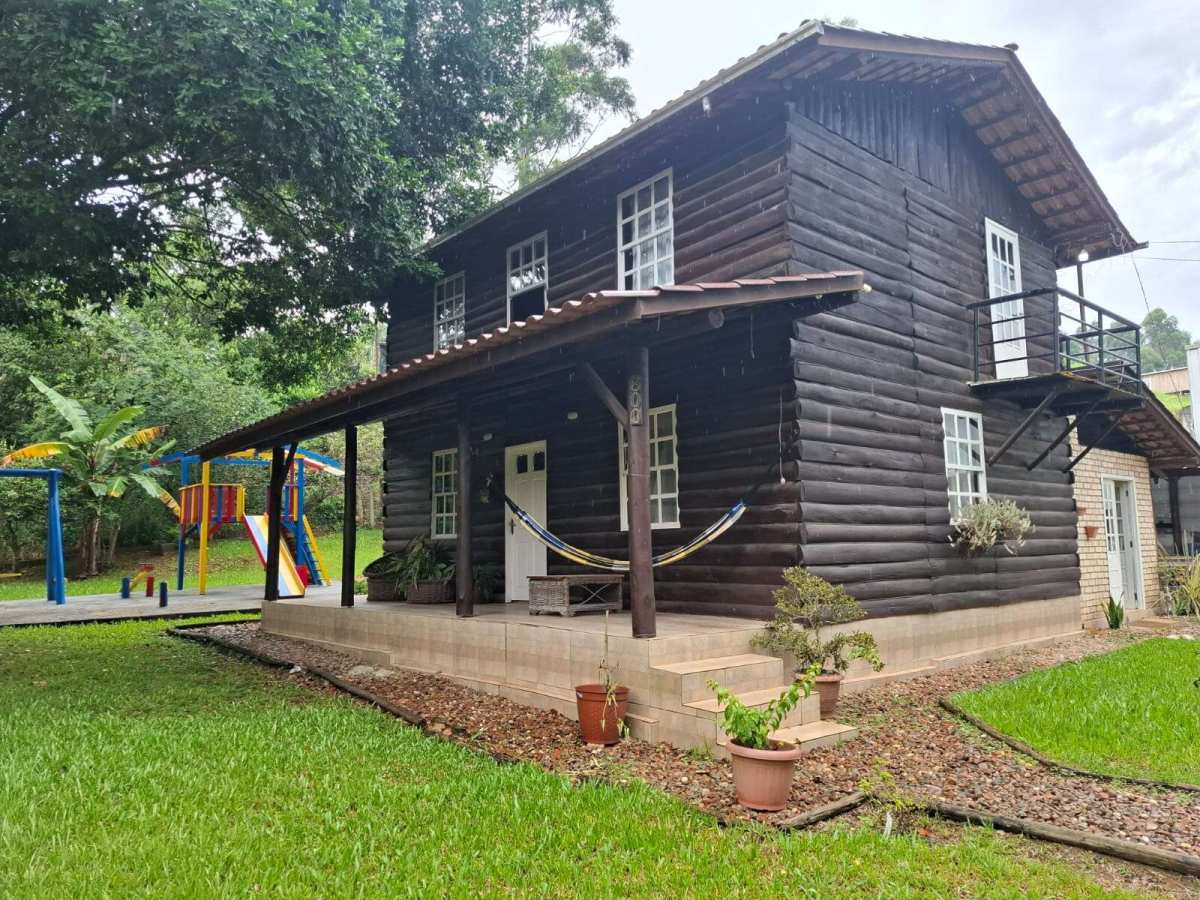 Casa à venda com 4 quartos, 100m² - Escalvados,Navegantes