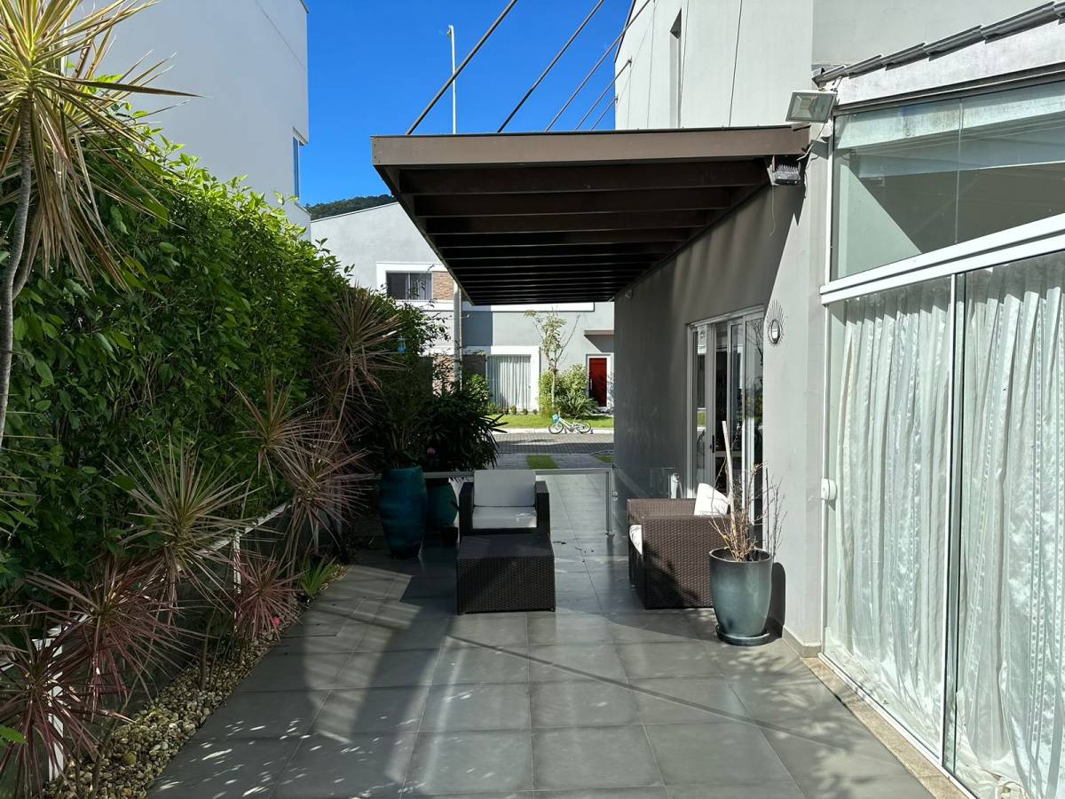 Casa de condomínio à venda com 3 quartos, 150m² - Barra,Balneário Camboriú