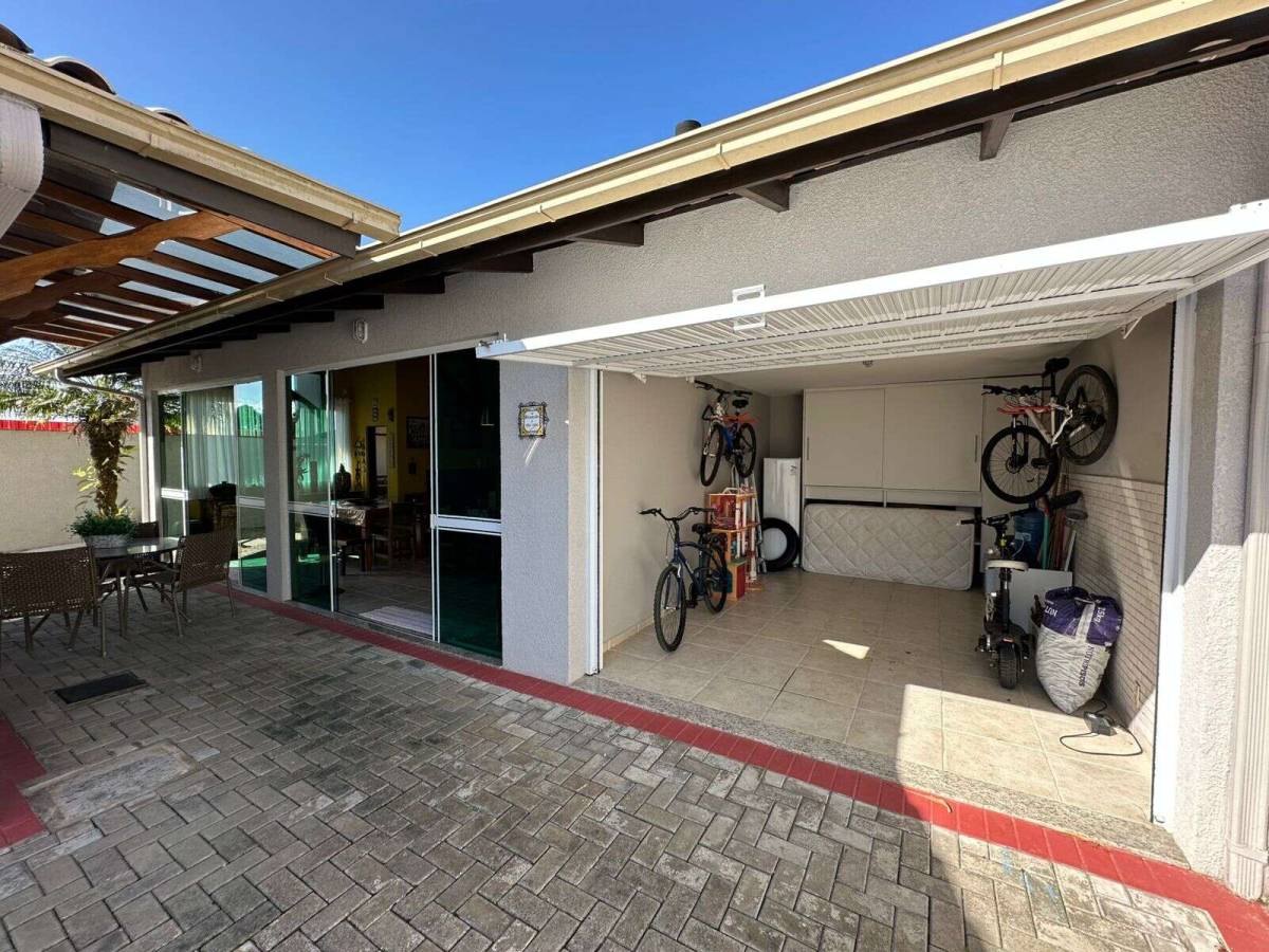  - CASA PRÓXIMA AO RIO |CENTRO | BAL. PIÇARRAS SC