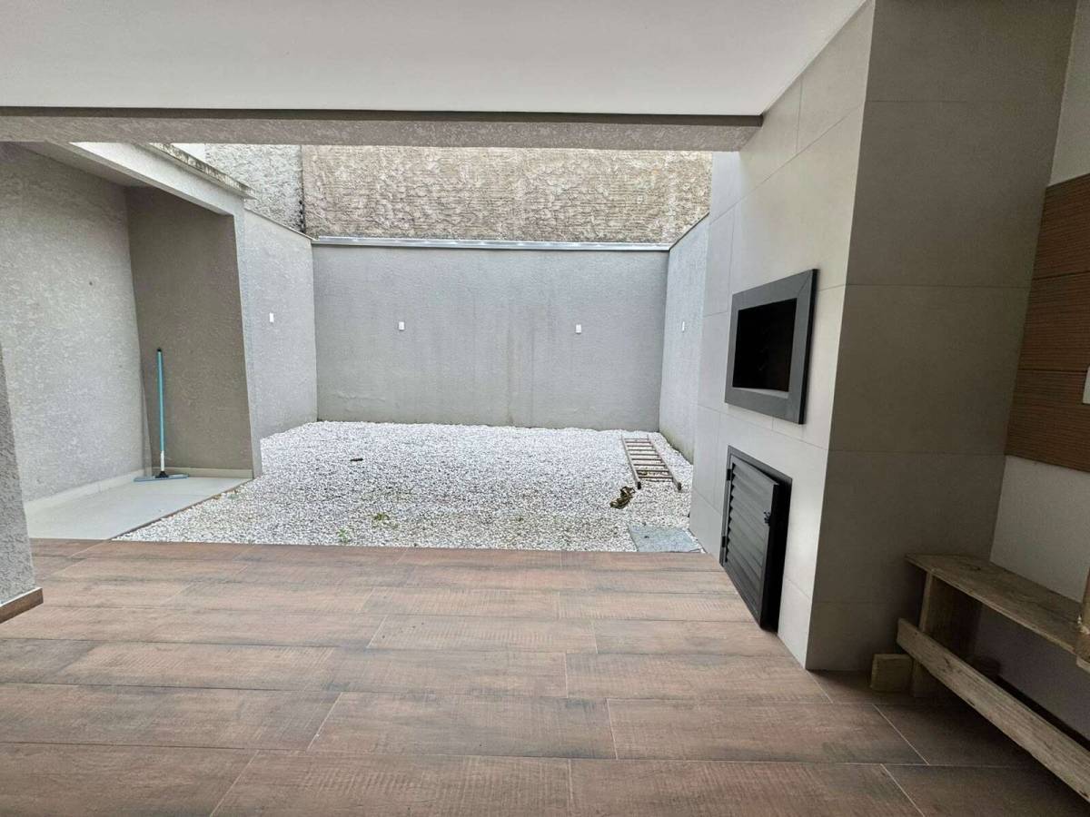  - CASA SOBRADO |  03 SUITES | BAL. PIÇARRAS SC