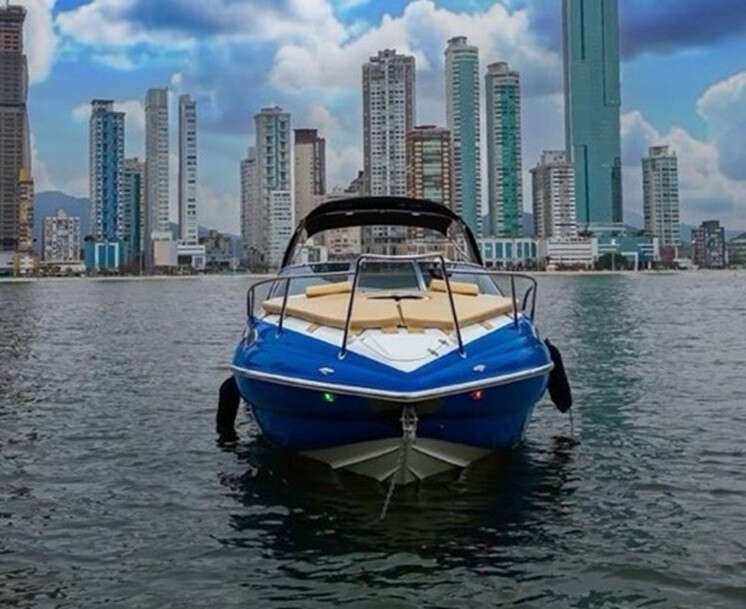 Lancha/Barco à venda - ,