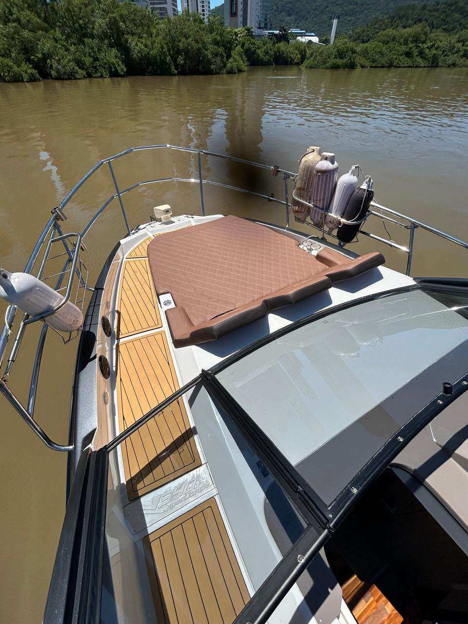 Lancha/Barco à venda - ,