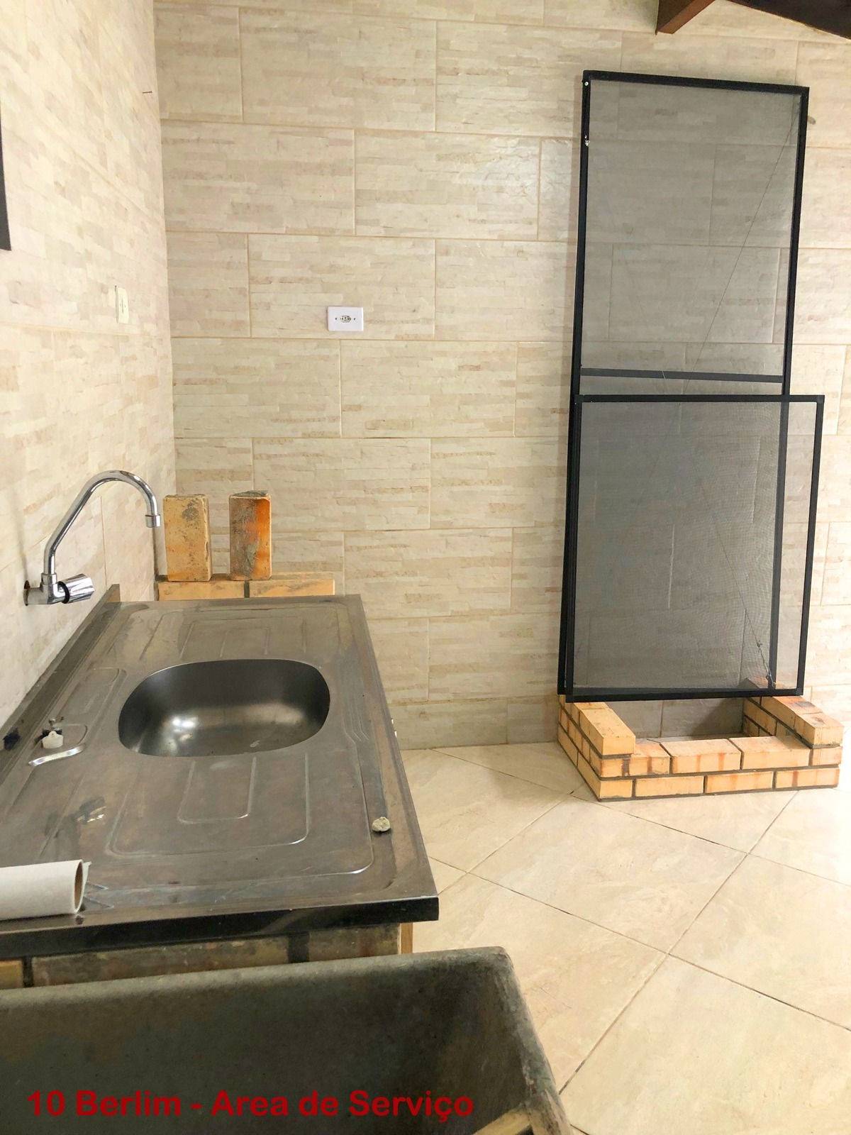 Casa à venda com 3 quartos, 150m² - Sta Regina,Camboriú