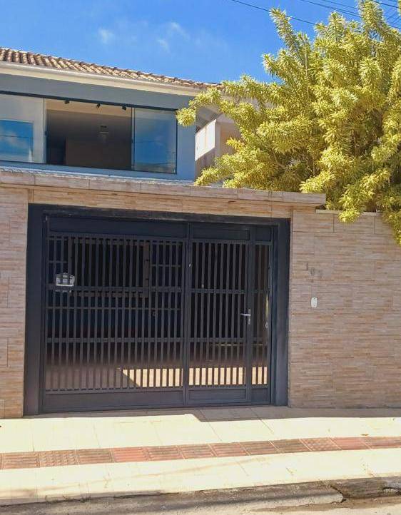 Casa à venda com 3 quartos, 150m² - Sta Regina,Camboriú