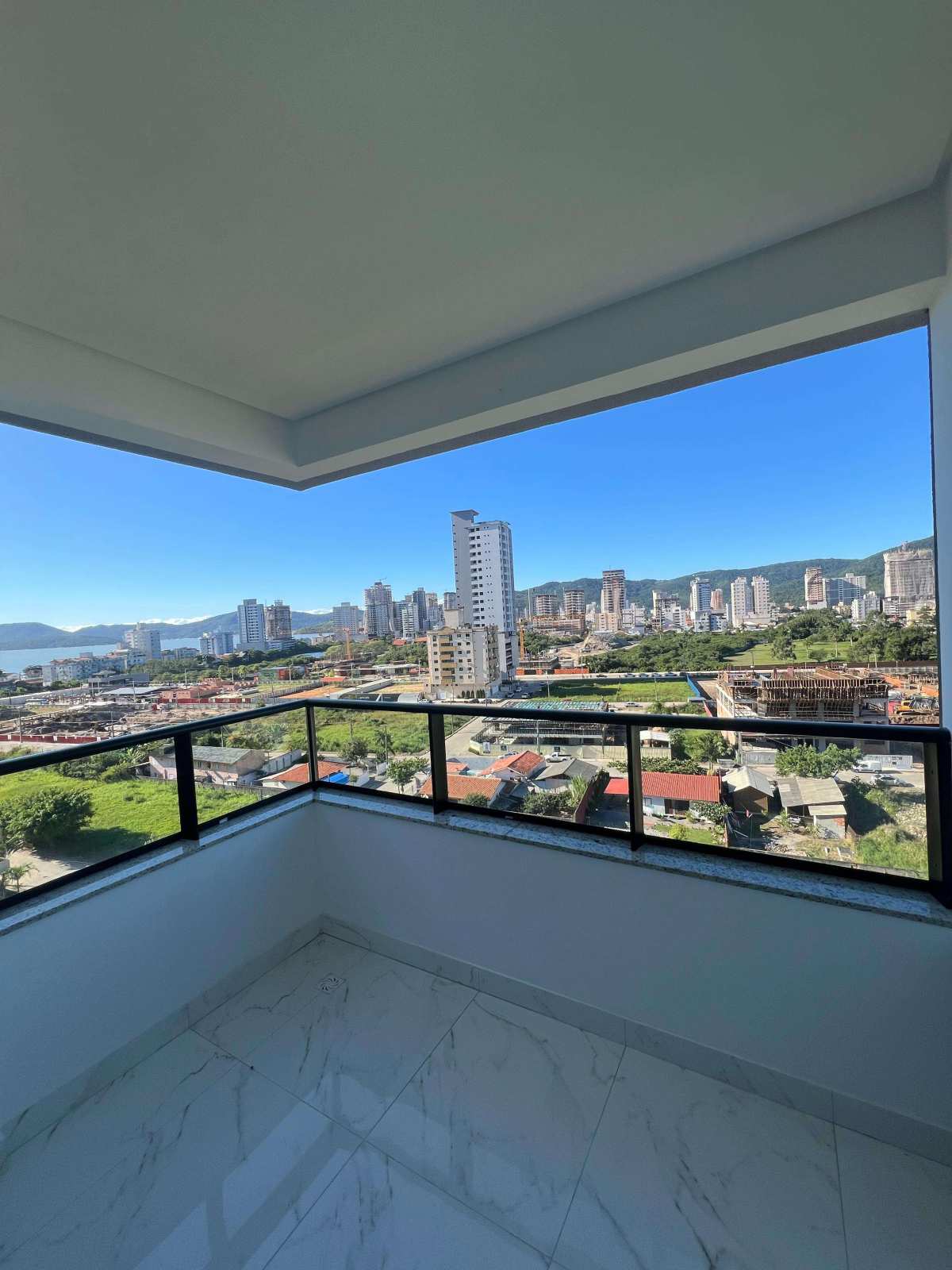  - Torre Atlântico / Apartamento em Porto Belo SC