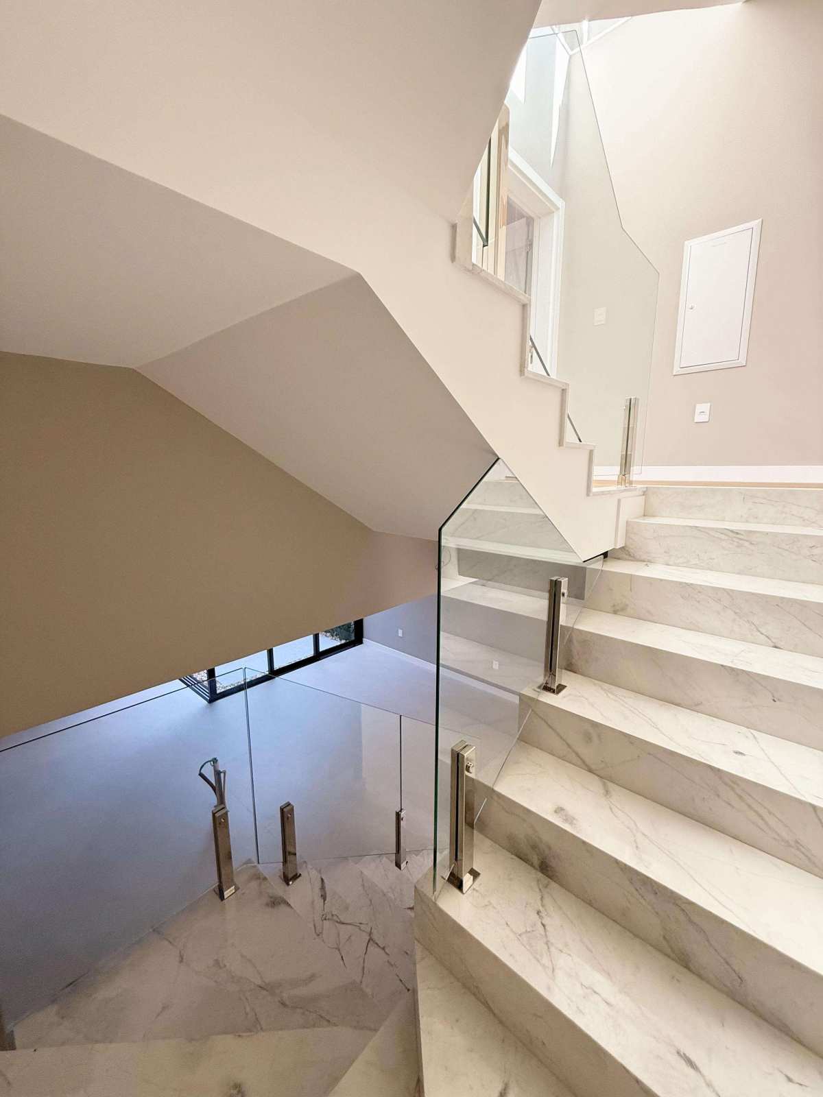  - Triplex 03 Suites Alto padrão a Venda